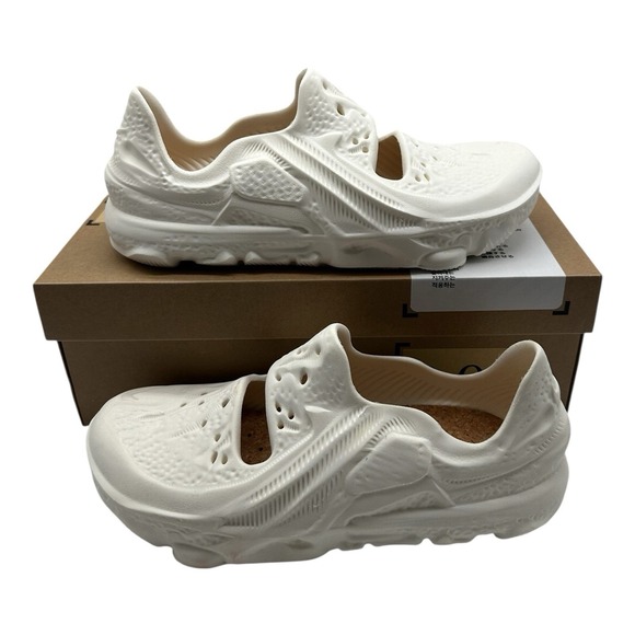 Nike ISPA Universal Shoes Men Sz 10 Natural White Sail Ivory Sneakers DM0886-100